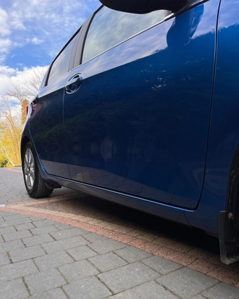 Toyota Yaris cena 39700 przebieg: 153000, rok produkcji 2015 z Dobrzyń nad Wisłą małe 379